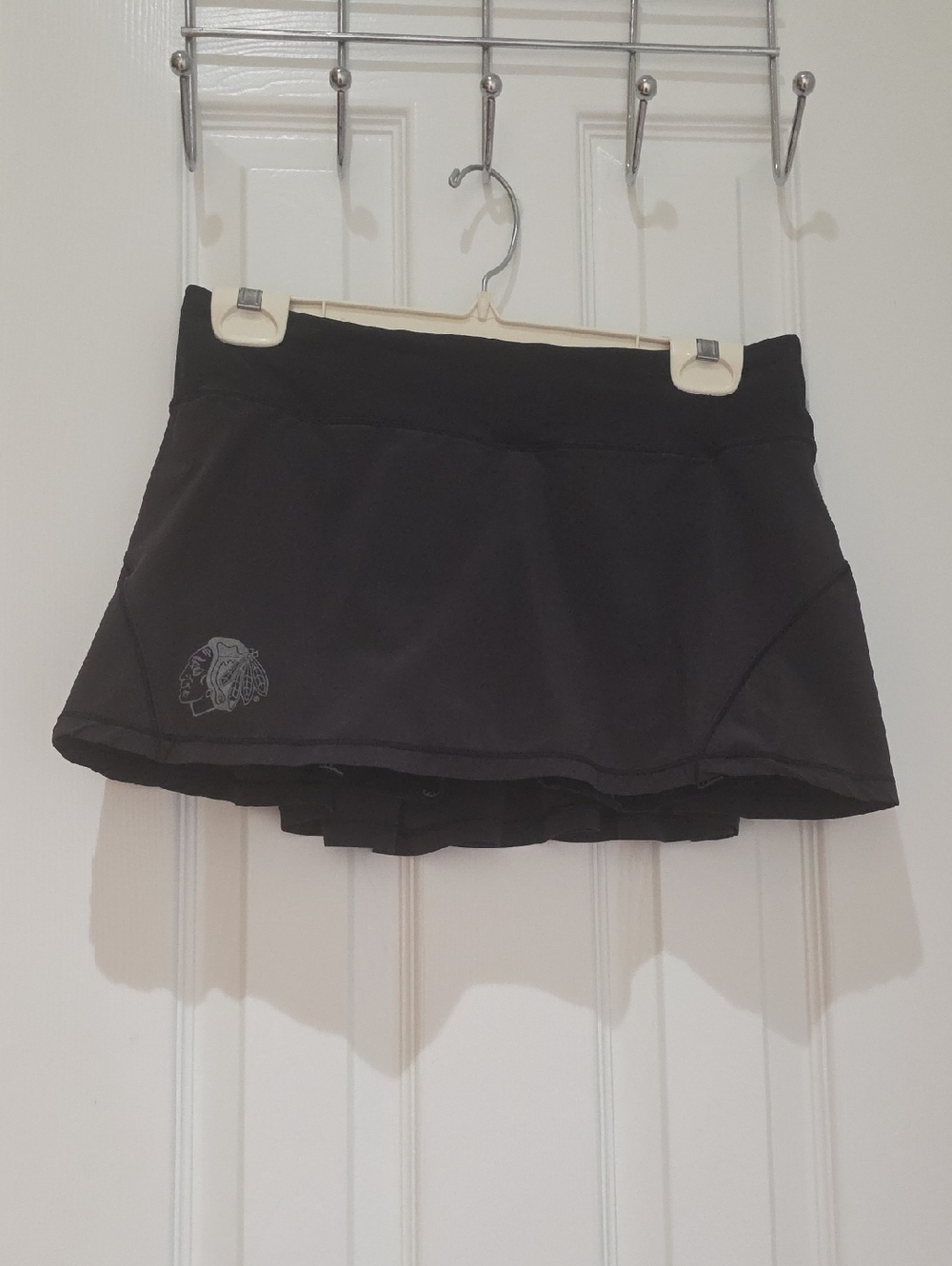 NHL Chicago Black Hawks Lululemon Circuit Breaker Skirt (Regular) 13" Size 6